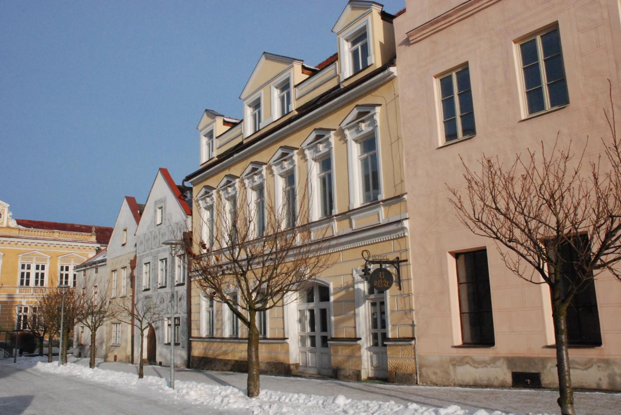 Hotel U Ruze Славоніце Екстер'єр фото